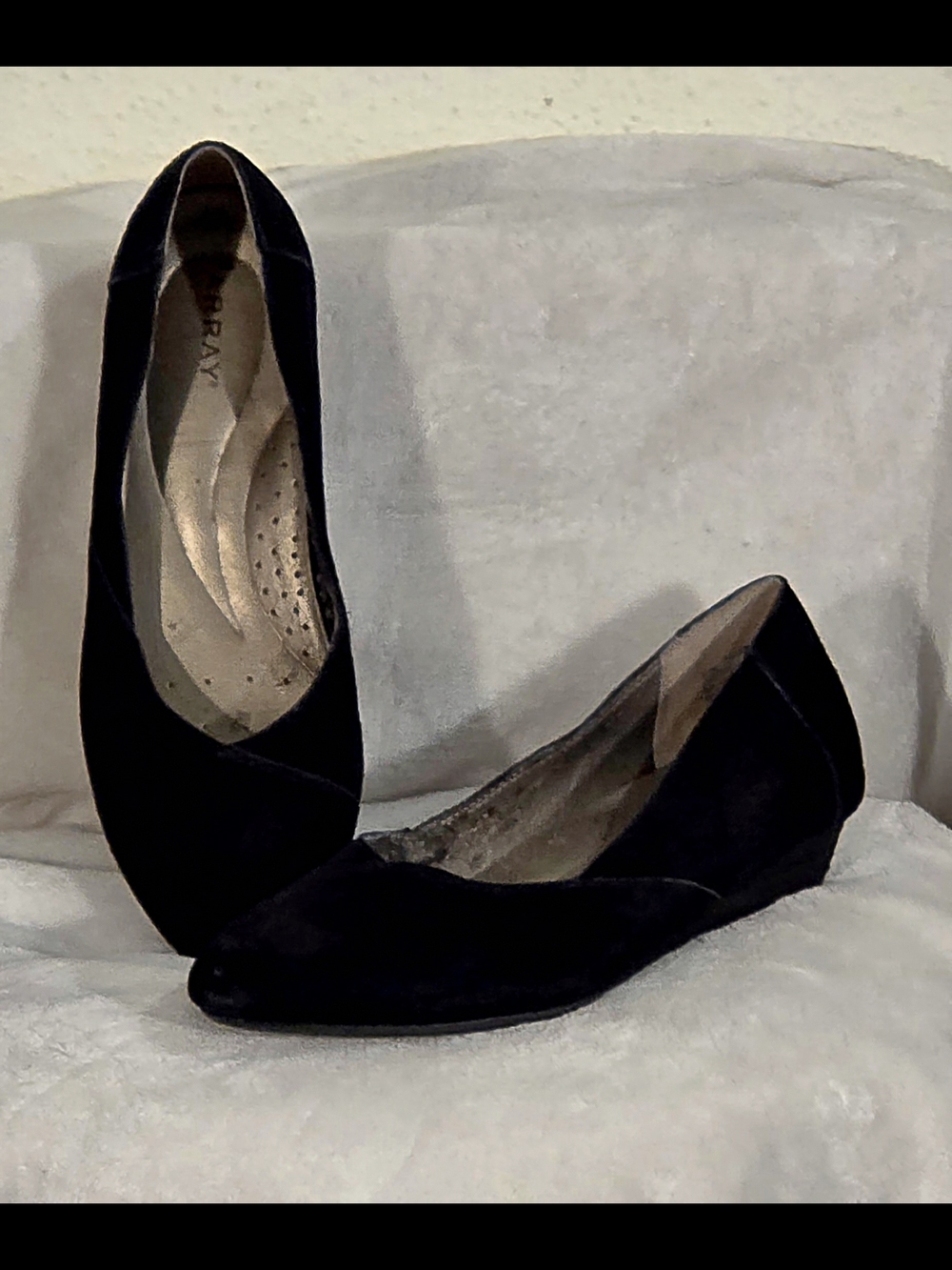 Array Black Suede Women’s Slip-On Shoes (Sz. 9.5)